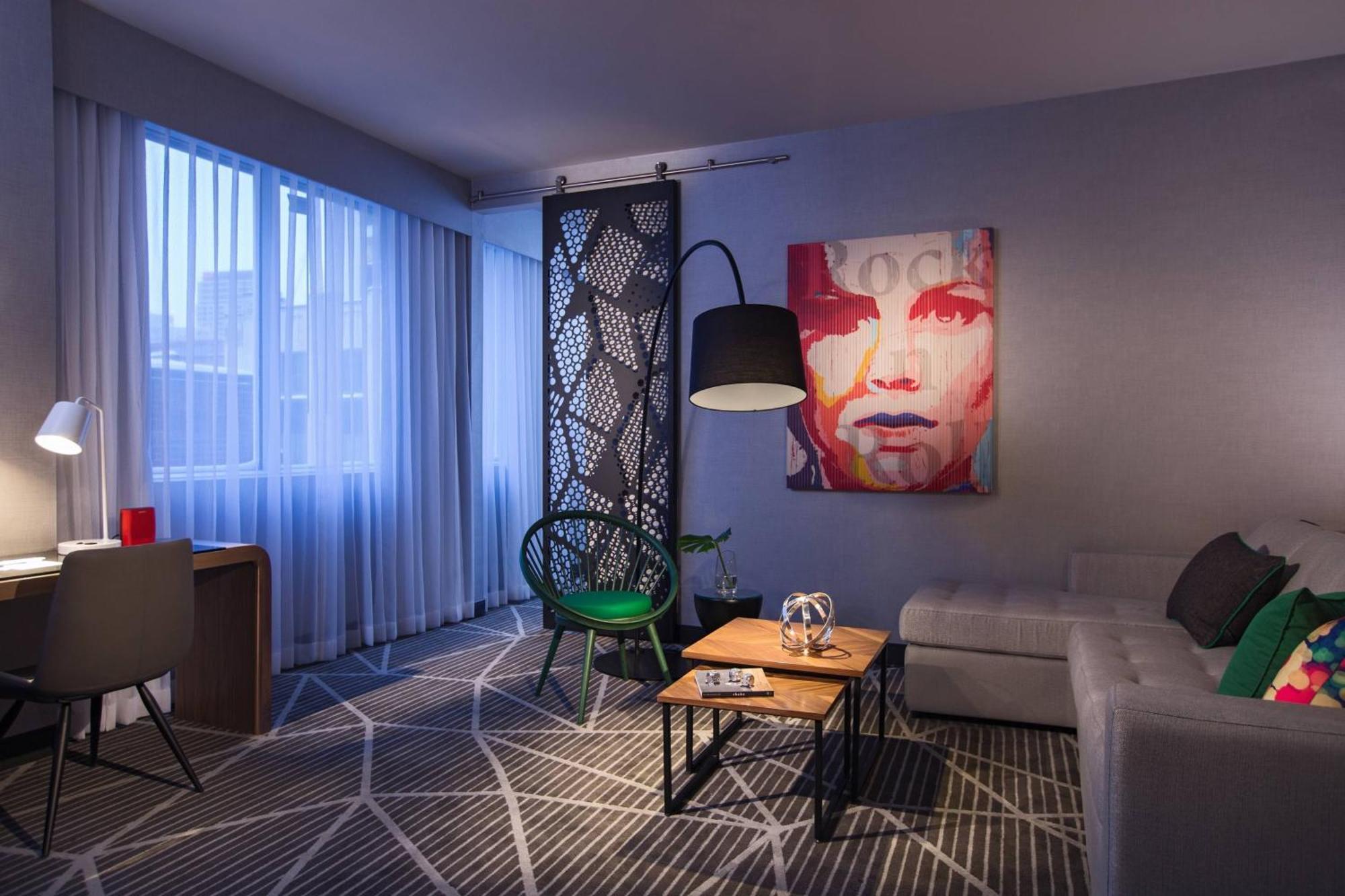 Renaissance Montreal Downtown Hotel Dış mekan fotoğraf
